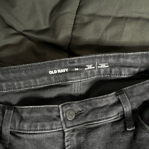 SIZE 14 OLD NAVY SKINNY JEANS - Picture 3 of 3